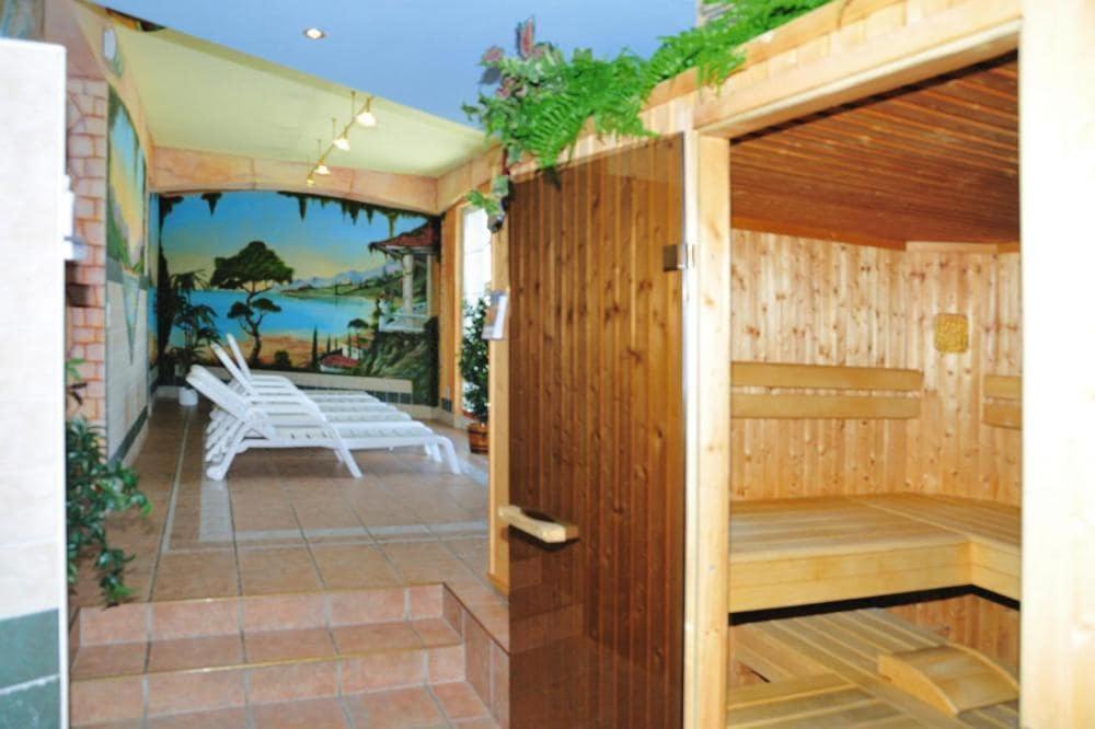 Apartment In Fuegen With A Shared Wellness 外观 照片